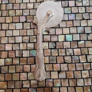 Pizza cutter Silver Plated Zinc